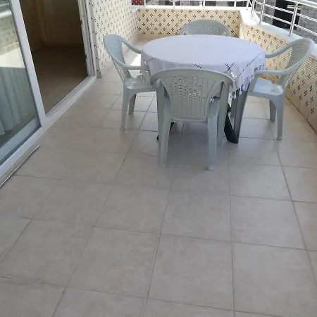 Apartament 2+1 Merkeze Yakin Havuzlu Daire Alanya
